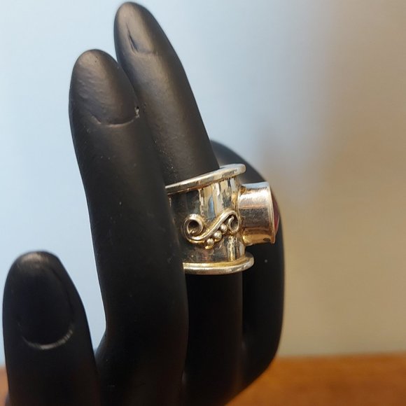 Handmade Mexican 925 Filigree Red Glass Stone Ring - Picture 3 of 4